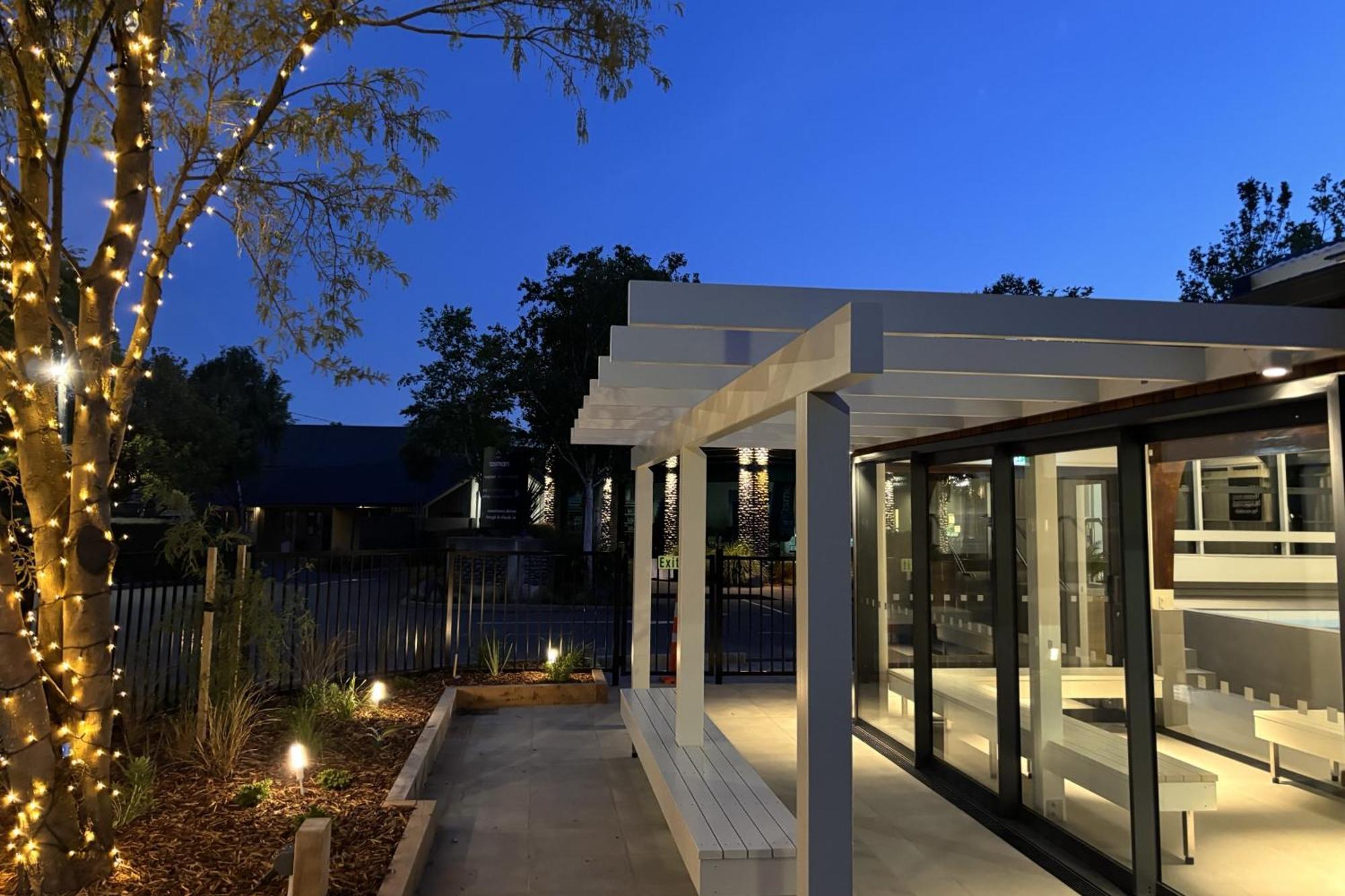 Tasman Holiday Parks - Christchurch Exterior foto The station in 2019